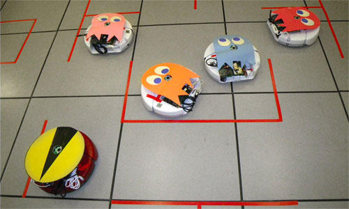 Обо всем - Реконструкция Pac-Man в исполнении роботов Roomba