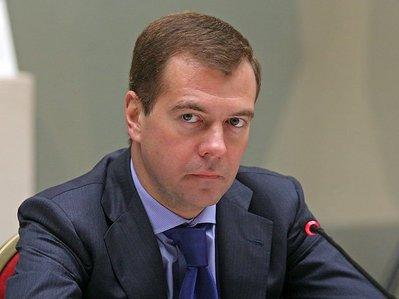 Обо всем - Дмитрий Медведев поддержал создание национального поисковика