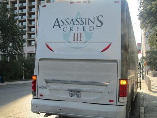 Assassin's Creed III - Автобус в стилистике Assassin's Creed.