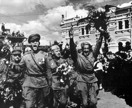 Обо всем - C Днем великой победы советского народа над силами фашисткой Германии.