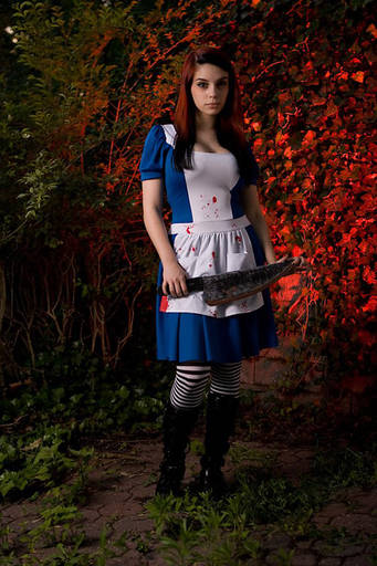Alice: Madness Returns - Tanya Belfiore's Alice cosplay