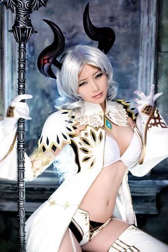 TERA: The Battle For The New World - TERA Battle: Cosplay vs Screen