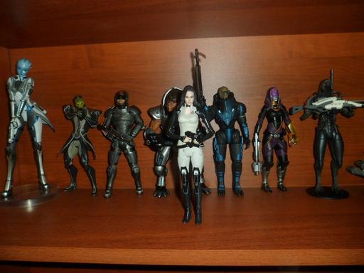 Mass Effect 3 - Miranda Action Figure - обзор